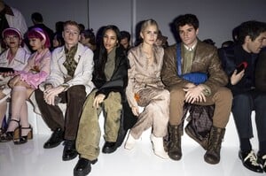 caroline-daur-fendi-fashion-show-2020-in-milan-01-13-2020-1.thumb.jpg.1e30f184579c4f310f51ea818f685d5e.jpg