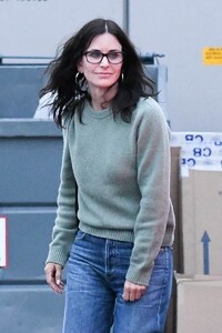 courteney-cox-retail-therapy-at-the-celine-store-in-la-01-16-2020-1.jpg