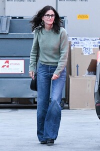 courteney-cox-retail-therapy-at-the-celine-store-in-la-01-16-2020-6.jpg