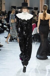 defile-alexandre-vauthier-printemps-ete-2020-paris-look-35.thumb.jpg.324c0d122def9c44f3f878577ec4755c.jpg