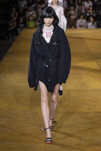 defile-burberry-printemps-ete-2020-londres-look-97.thumb.jpg.cabca6cbcb4c4fa6faec93e742458fd3.jpg
