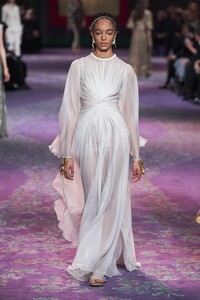 defile-dior-printemps-ete-2020-paris-look-14.thumb.jpg.b349f44b7f81a5a88fb573e24a7c7b01.jpg