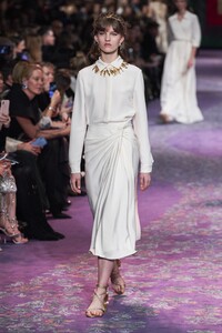 defile-dior-printemps-ete-2020-paris-look-19.thumb.jpg.d9c932825d4876b2f210437f40846e73.jpg