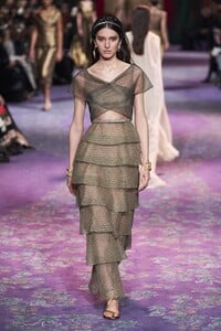defile-dior-printemps-ete-2020-paris-look-27.thumb.jpg.80217d80ccfb6f7d02ed215f4c2bb505.jpg