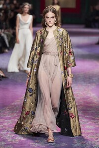 defile-dior-printemps-ete-2020-paris-look-30.thumb.jpg.ca9bcfa55a4bd15946de52173c22ea63.jpg