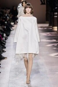 defile-givenchy-printemps-ete-2020-paris-look-19.thumb.jpg.94e898f828d0cc3ea8dce9bc8d387d52.jpg