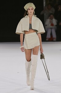 defile-jacquemus-automne-hiver-2020-2021-paris-look-17.thumb.jpg.b566cfedee027601c81e8c846ee4ab77.jpg