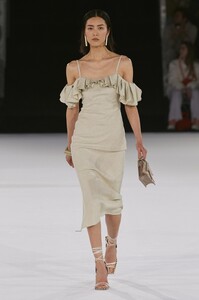 defile-jacquemus-automne-hiver-2020-2021-paris-look-26.thumb.jpg.69579488a62d4ba474c8e530ec1b1a76.jpg
