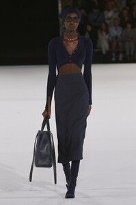 defile-jacquemus-automne-hiver-2020-2021-paris-look-32.thumb.jpg.d9b87ec25981f99345997a1add70a637.jpg