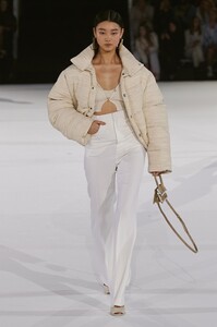 defile-jacquemus-automne-hiver-2020-2021-paris-look-57.thumb.jpg.e0074c99657ab24f089661cd0ccff427.jpg