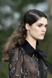 detail-defile-chanel-printemps-ete-2020-paris-detail-84.thumb.jpg.6d2261847fae6d188cc21552f763e669.jpg