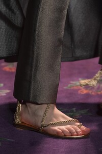 detail-defile-dior-printemps-ete-2020-paris-detail-124.thumb.jpg.6de00c0a0313570e96dbf35baa052a23.jpg