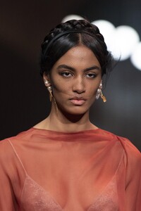detail-defile-dior-printemps-ete-2020-paris-detail-141.thumb.jpg.639fb2476d5dc871e9929c30dc08eac1.jpg