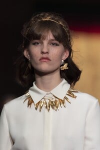 detail-defile-dior-printemps-ete-2020-paris-detail-53.thumb.jpg.bf79098d661a1639235ea6f86f1c2c27.jpg