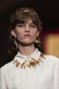 detail-defile-dior-printemps-ete-2020-paris-detail-54.thumb.jpg.087d88b7911f007f10e5a703f03876bc.jpg