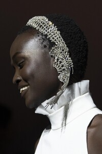 detail-defile-givenchy-printemps-ete-2020-paris-detail-49.thumb.jpg.fb6ebebeb5c489dc6fbd5eec3a46ff4a.jpg