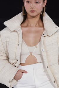 detail-defile-jacquemus-automne-hiver-2020-2021-paris-detail-145.thumb.jpg.b21ceb9857c49766ec93469cd9f45574.jpg