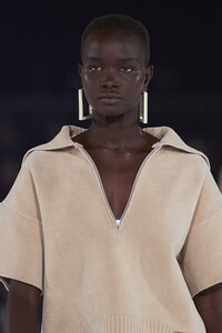 detail-defile-jacquemus-automne-hiver-2020-2021-paris-detail-32.thumb.jpg.ea305c5e61366459836f7da188aba41b.jpg