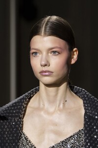 detail-defile-valentino-printemps-ete-2020-paris-detail-36.thumb.jpg.947fcc04d5ab787f372f237fe8df0ac8.jpg