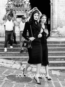 dolce-and-gabbana-summer-2020-woman-advertising-campaign-18.jpg