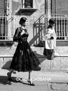 dolce-and-gabbana-summer-2020-woman-advertising-campaign-19.jpg