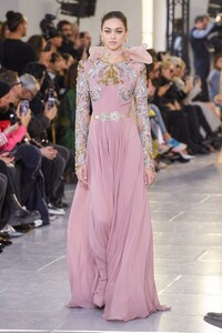 elie-saab-hc-rs20-0454-10268690.thumb.jpg.fe9af6b464f8c3a7f43e740e37b69ef6.jpg