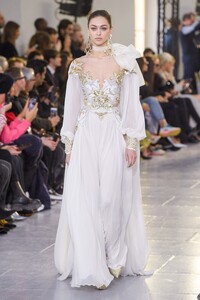 elie-saab-hc-rs20-1530-10268690.thumb.jpg.1a149f0de7f36732507e21d90d1971d5.jpg