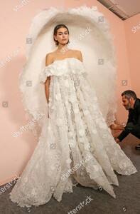 givenchy-show-backstage-spring-summer-2020-haute-couture-fashion-week-paris-france-shutterstock-editorial-10531210o.thumb.jpg.a6359b59ffb699cb6bb11d53bbf102d0.jpg