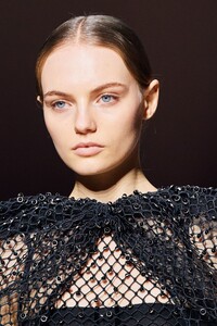 givenchy0122.jpg