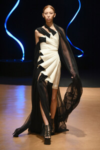 iris-van-herpen-hc-spring-2020-paris-fashion-week-pfw003.jpg