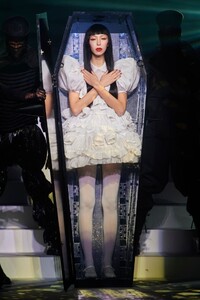 jean-paul-gaultier-spring-2020-couture-3.jpg