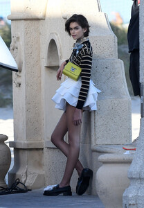 kaia-gerber-2.thumb.jpg.89059b5ab0efdd3b7378bc2a7b8e7b91.jpg