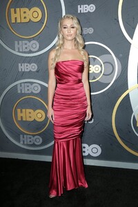 karolina-benefield-hbo-primetime-emmy-awards-2019-afterparty-in-la-5.thumb.jpg.3466cfe7c71b88fd0083e203322adcc6.jpg