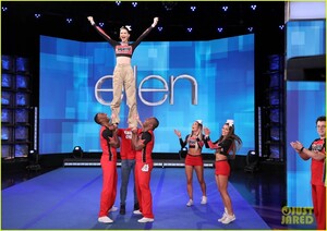 kendall-jenner-learns-cheer-stun-from-netflix-cheer-cast-03.jpg