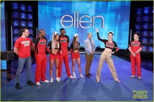 kendall-jenner-learns-cheer-stun-from-netflix-cheer-cast-05.jpg