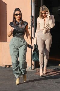 kim-kardashian-and-khloe-kardashian-leaving-emilio-s-trattoria-in-encino-01-16-2020-6.jpg