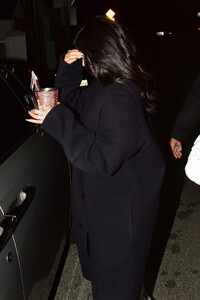 kylie-jenner-out-in-santa-monica-01-01-2020-4.jpg