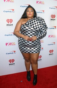 lizzo-8.jpg