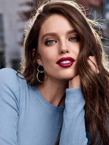 maybelline-espana-emilydidonato-maquillaje-waterproof.jpg