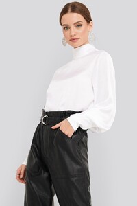 nakd_high_collar_satin_blouse_1017-000658-0001_01a.thumb.jpg.919520899ad3a39e44d2ca7ec1b3c518.jpg