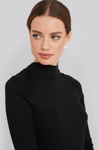 nakd_raglan_ruched_sleeve_top_1100-002314-0002_01g-1.thumb.jpg.26ab8593e45c79a3d3235e6b2e96e51c.jpg