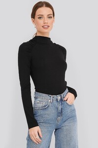 nakd_raglan_ruched_sleeve_top_1100-002314-0002_02a.thumb.jpg.9adf5a5ac16b011a3f73f4fe48888353.jpg