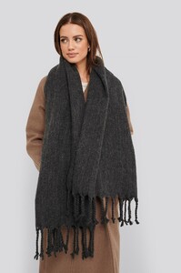 nakd_soft_braided_tassel_scarf_1015-002424-0366_03l.thumb.jpg.2afdf2b3bc76481f65001fcb4995f056.jpg