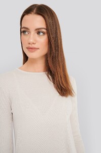 nakd_soft_ribbed_roundneck_long_sleeve-1044-000085-8671_04g.thumb.jpg.c3df9a2c04f0eae17e246c2fec49f0c6.jpg
