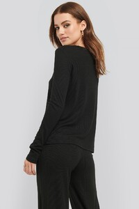 nakd_soft_ribbed_roundneck_long_sleeve_1044-000085-0002_02b.thumb.jpg.64927f63bab7806606014d03cab81923.jpg