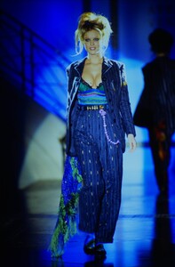 versace-hc-fw-1993.thumb.jpg.7c224d427da9281a24629bc3b76e1f13.jpg