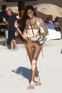 winnie-harlow-in-a-bikini-on-the-beach-in-miami-01-01-2020-1.jpg