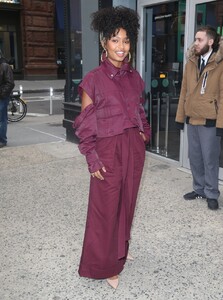 yara-shahidi-outside-build-series-in-nyc-01-14-2020-6.jpg