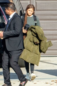 zendaya-out-in-los-angeles-01-13-2020-2.jpg