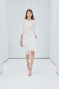 00004-IRO-SS20-RTW.jpg